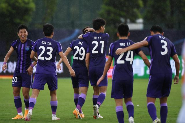 姆巴佩弟弟晒一家四口合照庆祝圣诞节