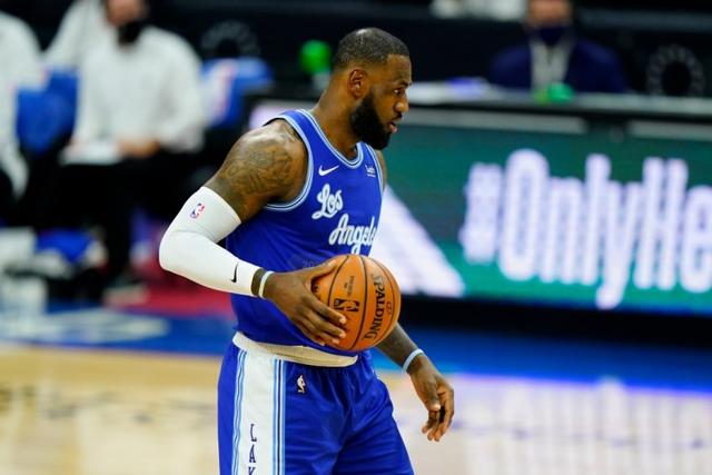 15分！周琦关键罚球率队反超 攻防状态不理想